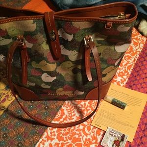 *SALE* Dooney  & Bourke Duck Large Tote Ducks 閭